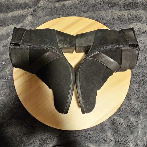 Sketchers Faux Suede Heeled Bootie with Faux Leather Wrapped Detail, Size 8 - Picture 8 of 12